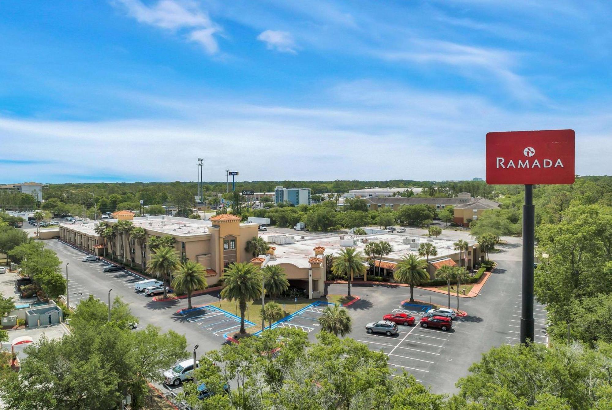 Ramada By Wyndham Jacksonville I-95 By Butler Blvd Exterior foto